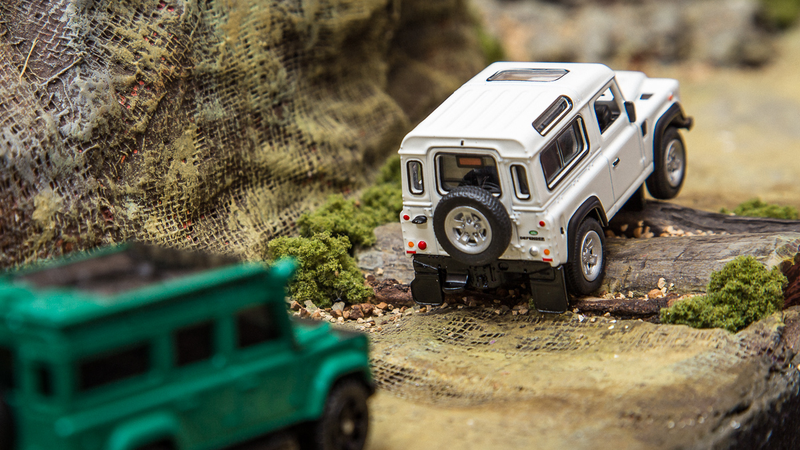 Illustration for article titled Schuco—Land Rover Defender in 1/64